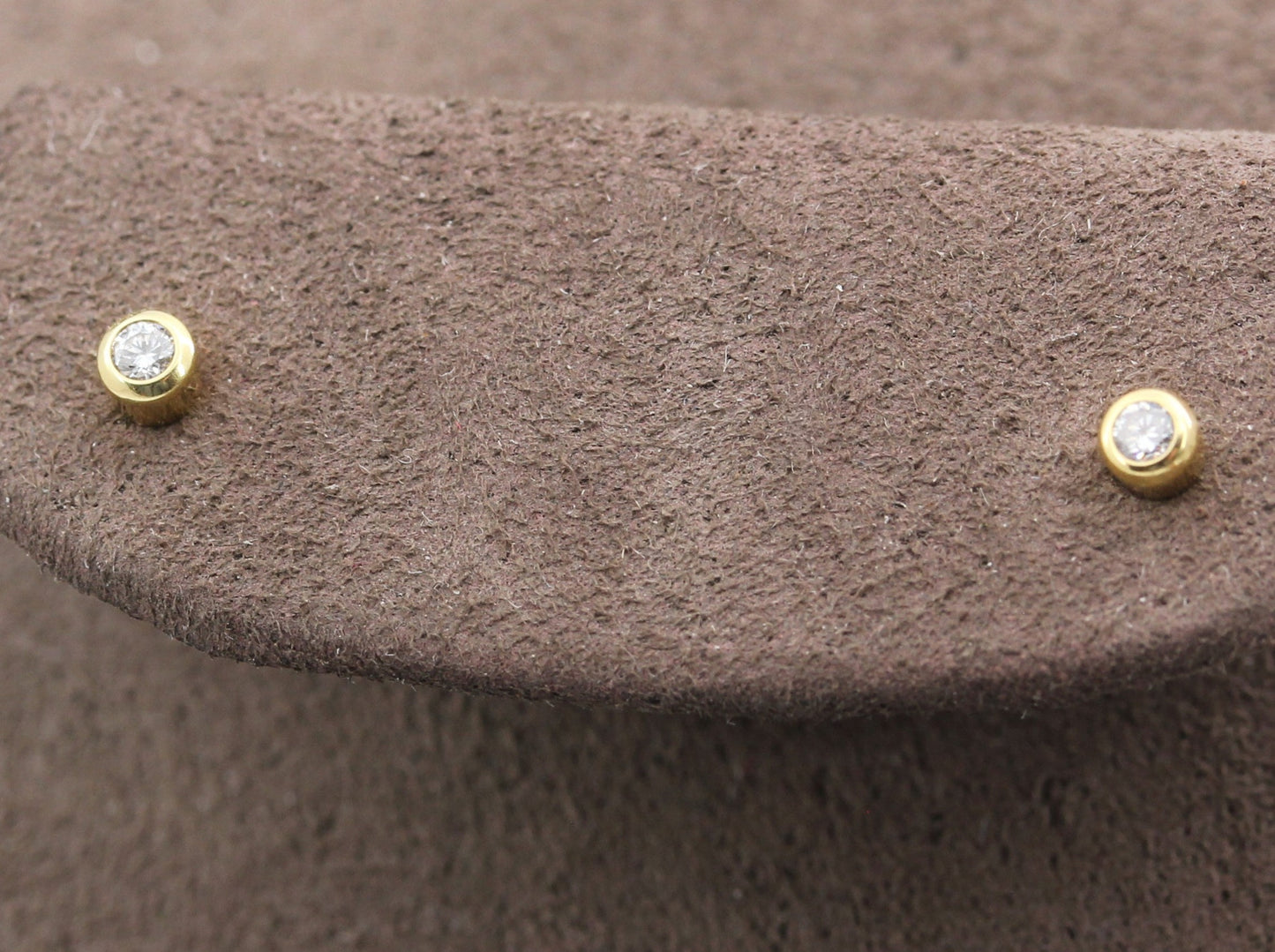 Zarte kleine mini OHRSTECKER mit BRILLANT | Solitär | 0,06ct. | 585er Gelbgold