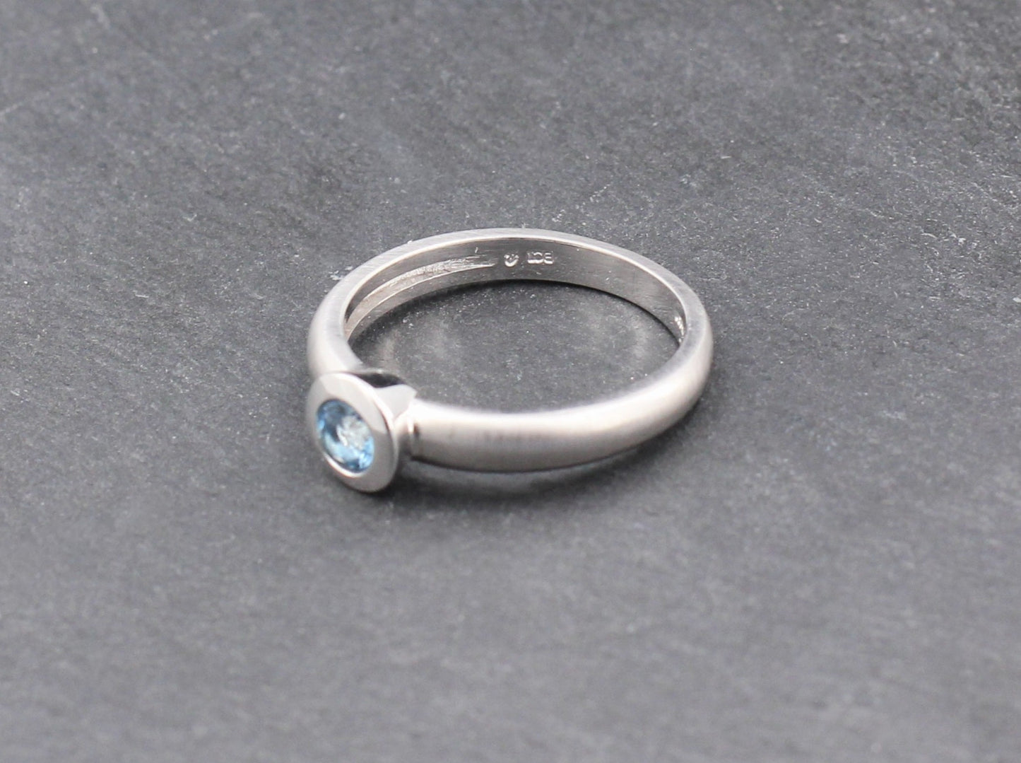 Klassischer RING mit AQUAMARIN | Solitär | SANTA MARIA | 0,20ct. | 950er Platin