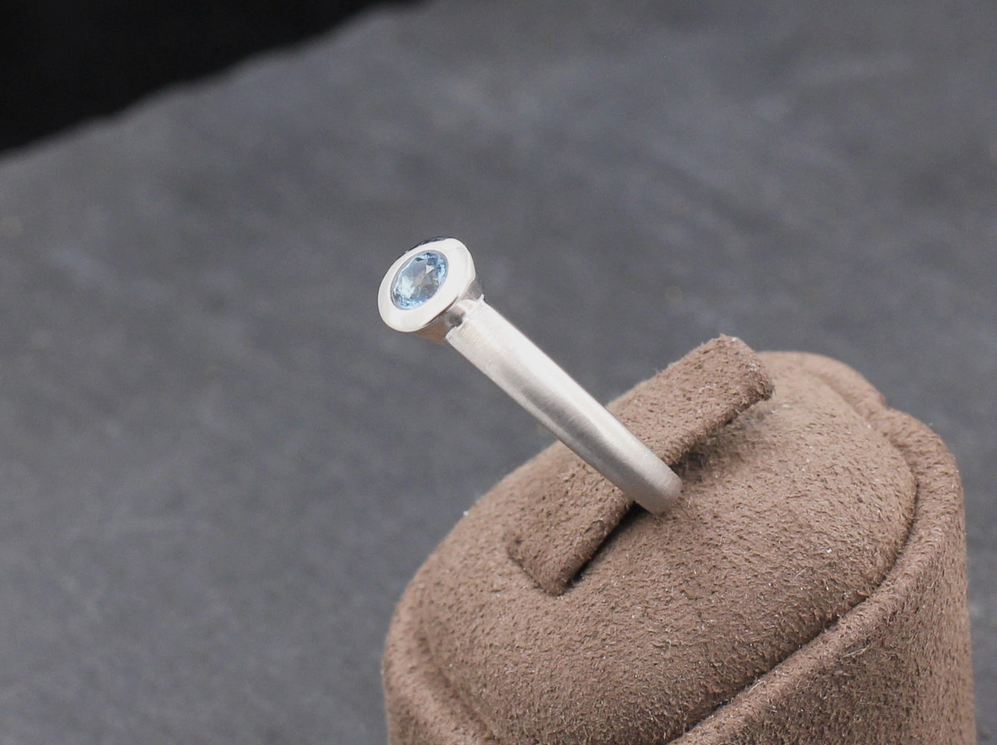 Klassischer RING mit AQUAMARIN | Solitär | SANTA MARIA | 0,20ct. | 950er Platin