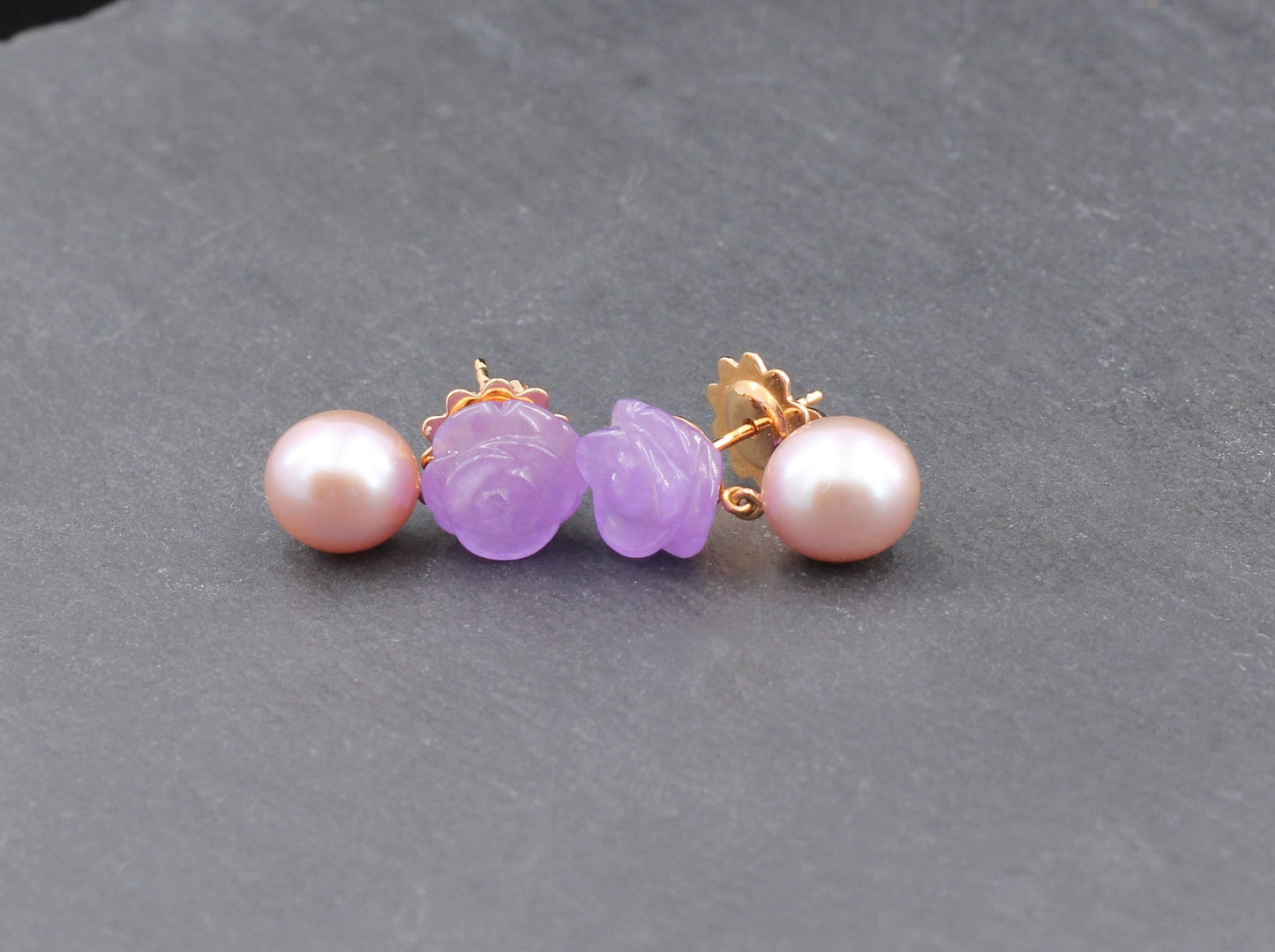 MIMI Designer OHRSTECKER mit LAVENDELJADE & PERLE | 750er Roségold