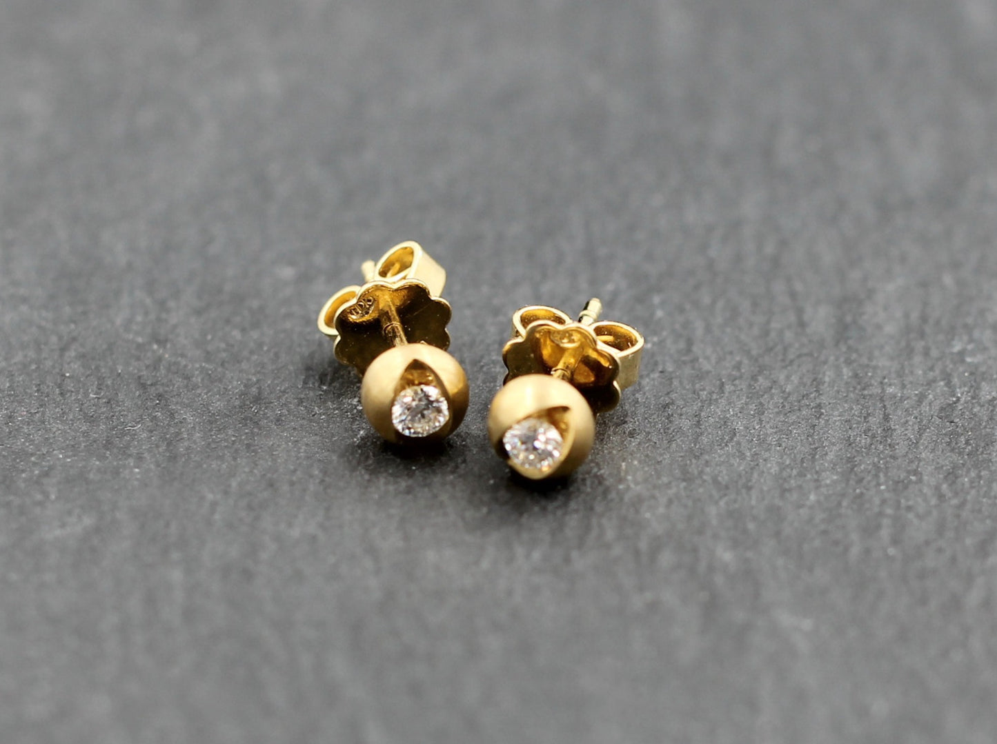 HANS D. KRIEGER Designer OHRSTECKER mit BRILLANT | Solitär | 0,16ct | 750er Gold