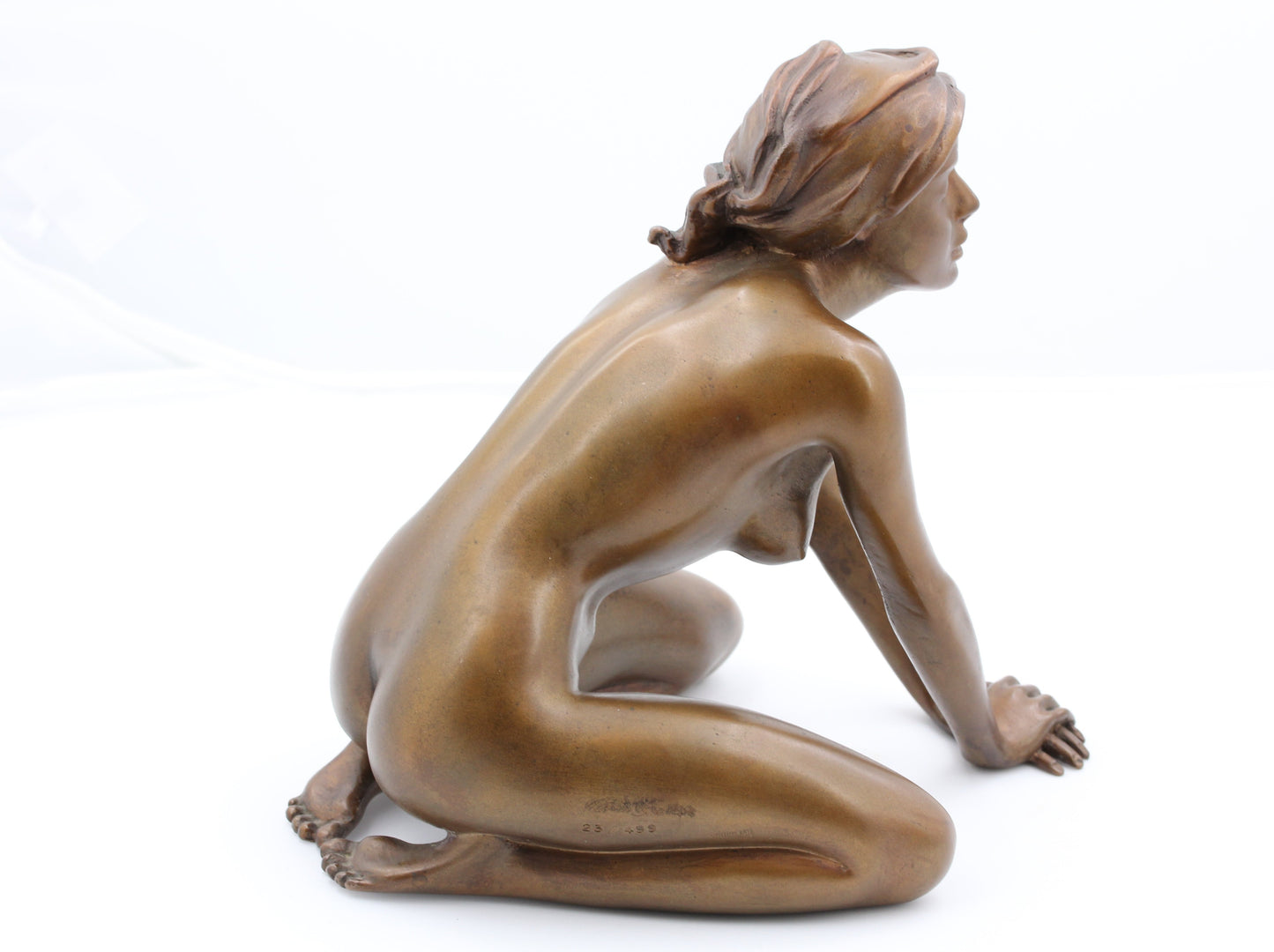 ARNO BREKER - Mädchen mit Tuch | BRONZESKULPTUR | Limitiert / 499 Stück