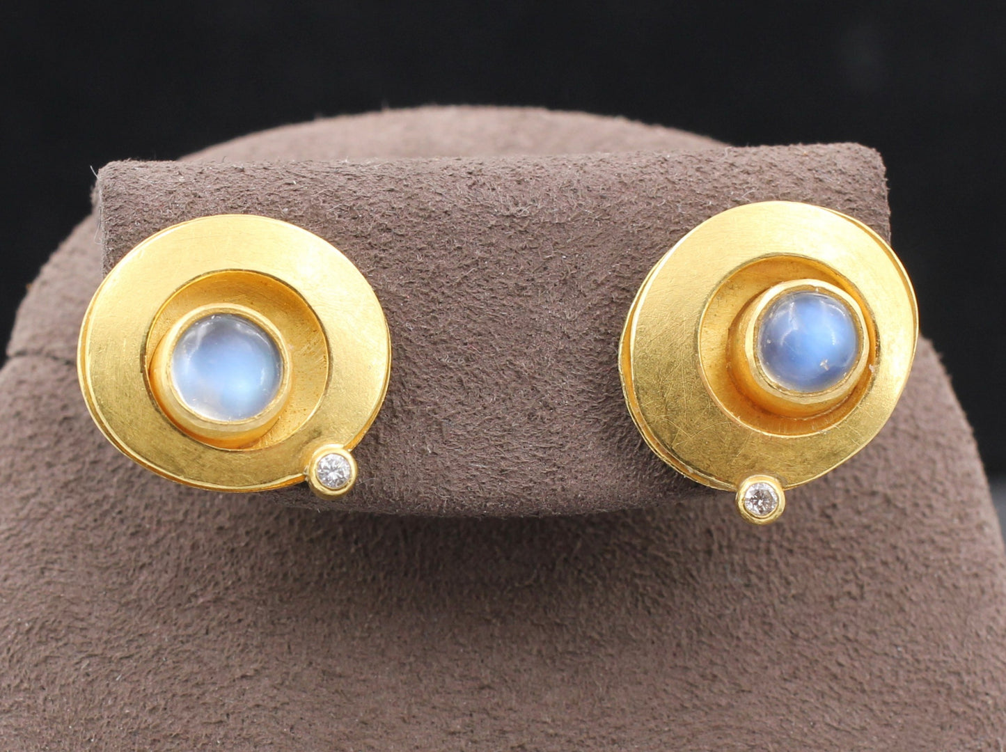 Goldschmiede OHRSTECKER mit MONDSTEIN & BRILLANT | 900er Gelbgold