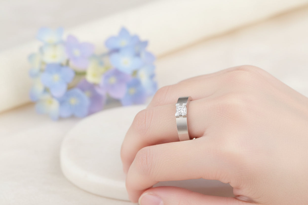 Klassischer RING mit DIAMANT Solitär | Princess / 0,27ct. | 950er Platin