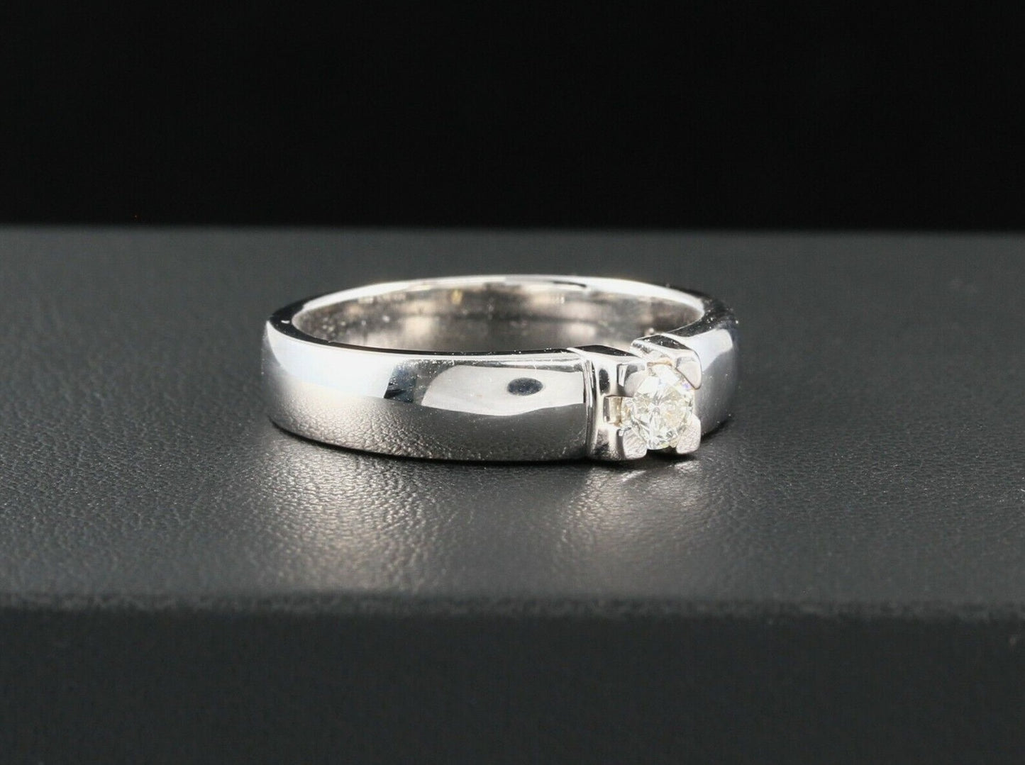 CHRIST exklusiver Designer RING mit BRILLANT Solitär | 0,20ct. | 585er Weißgold