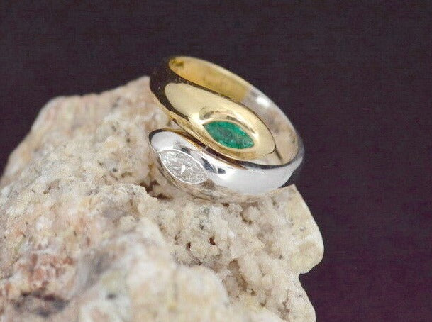 Exklusiver RING mit DIAMANT und SMARAGD | 750er Gold