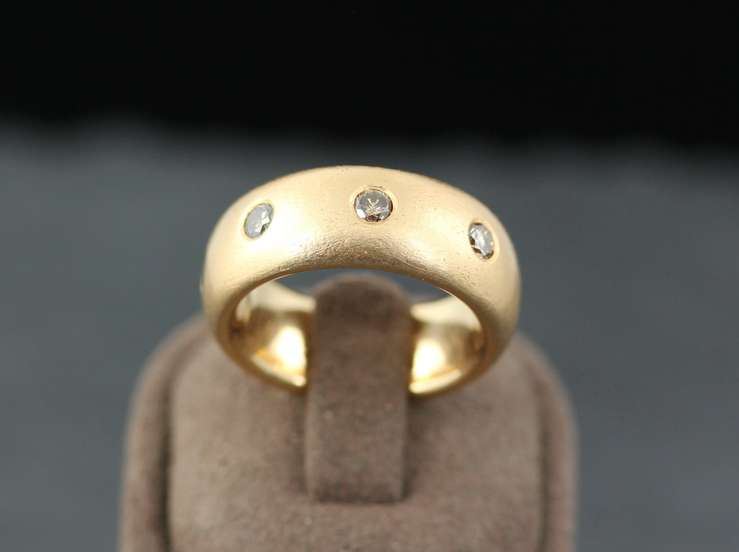 Exklusiver RING mit 8 BRILLANTEN | 0,80ct. | GOLDSCHMIEDEARBEIT | 750 Roségold, mattiert