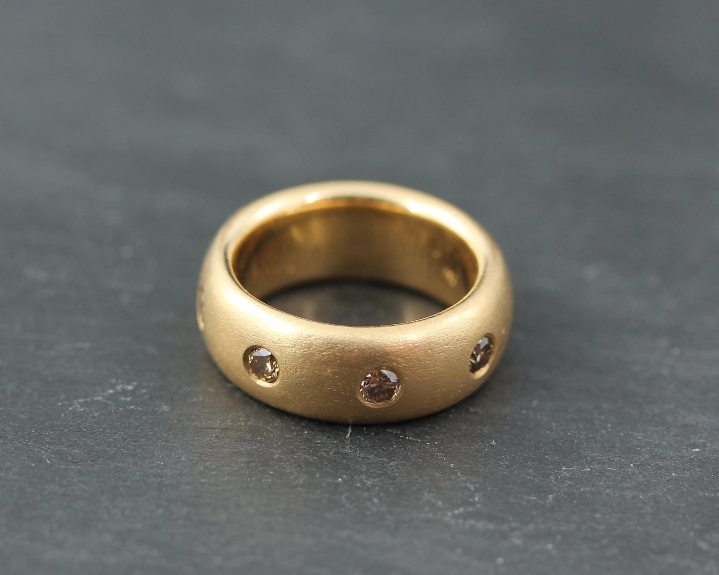 Exklusiver RING mit 8 BRILLANTEN | 0,80ct. | GOLDSCHMIEDEARBEIT | 750 Roségold, mattiert