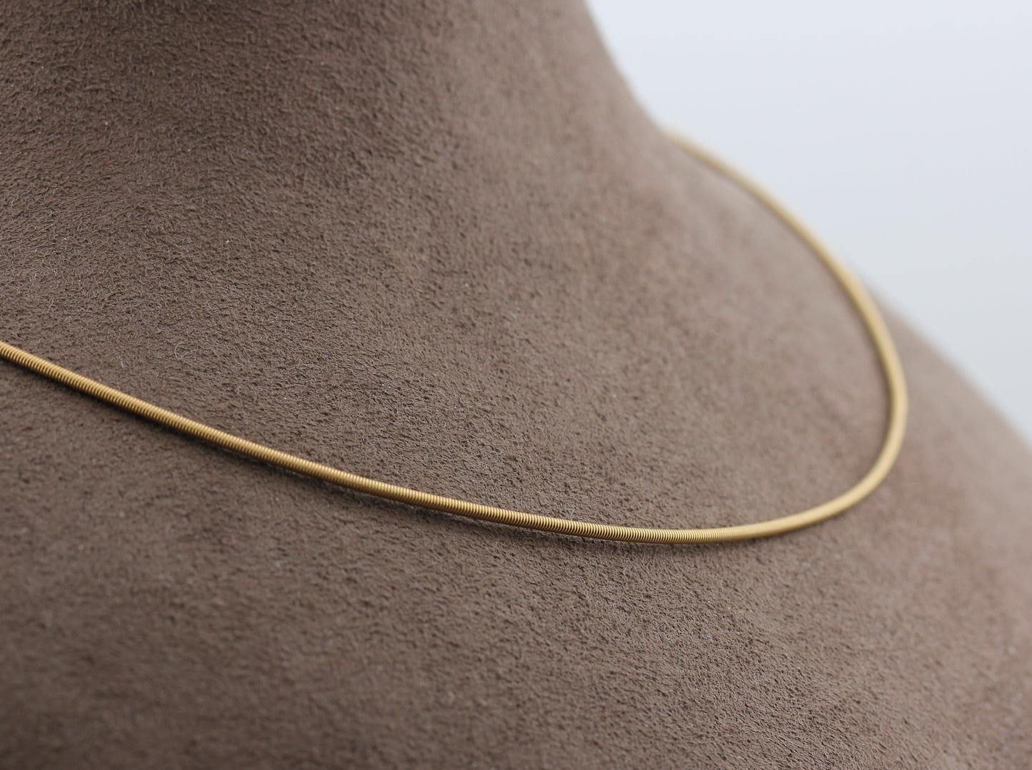 BUNZ Moderner HALSREIF + BRILLANTKUGEL | 1,3mm / 38cm | 750 Gold + 950 Platin
