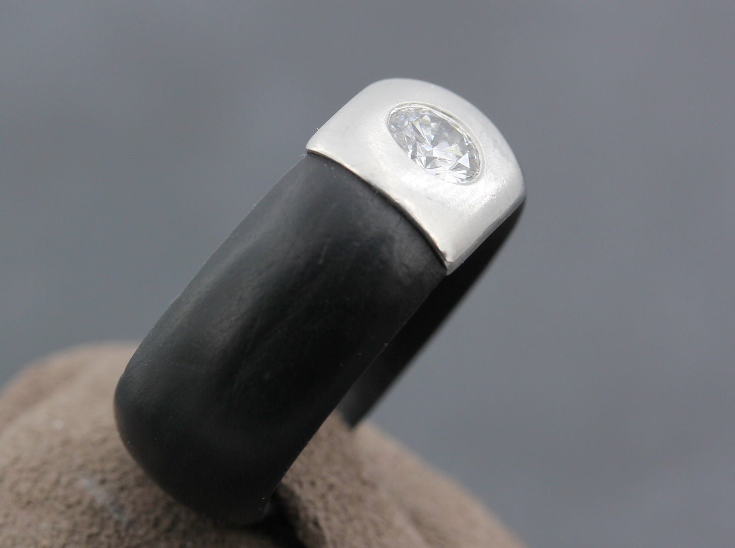 BUNZ Designer RING mit BRILLANT | 0,50ct. | tw/vvs | 950er Platin & Kautschuk
