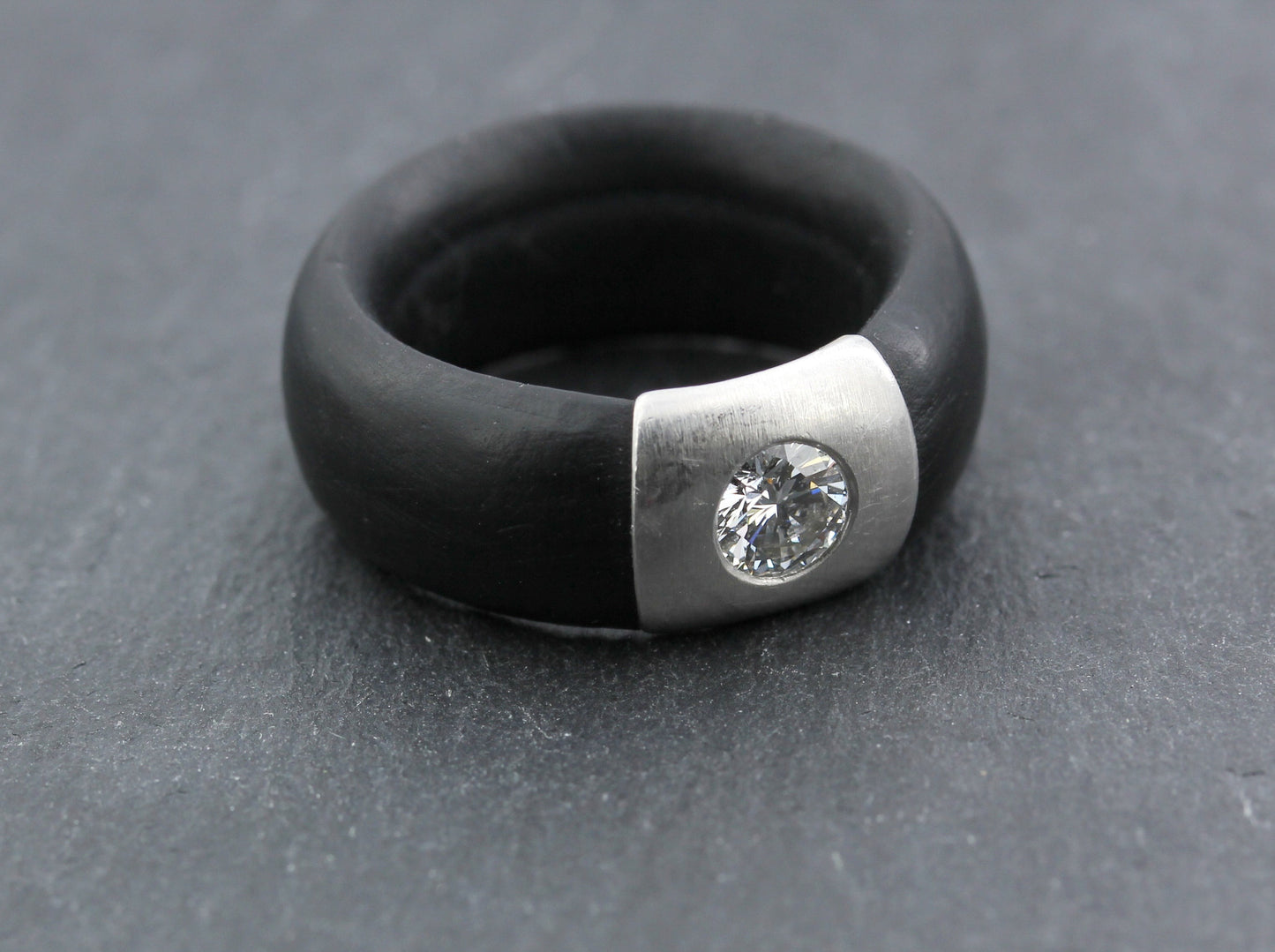 BUNZ Designer RING mit BRILLANT | 0,50ct. | tw/vvs | 950er Platin & Kautschuk