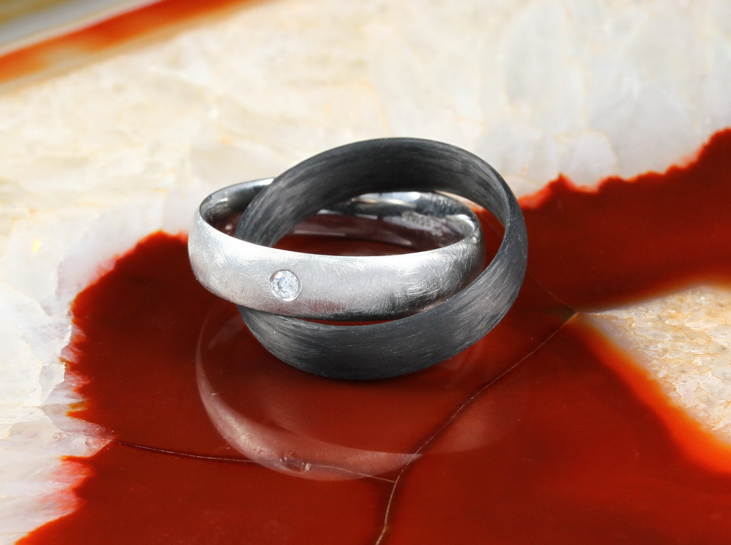 SCHWAB Designer RING mit 3 DIAMANTEN | 0,15ct. | 950er Platin & Carbon