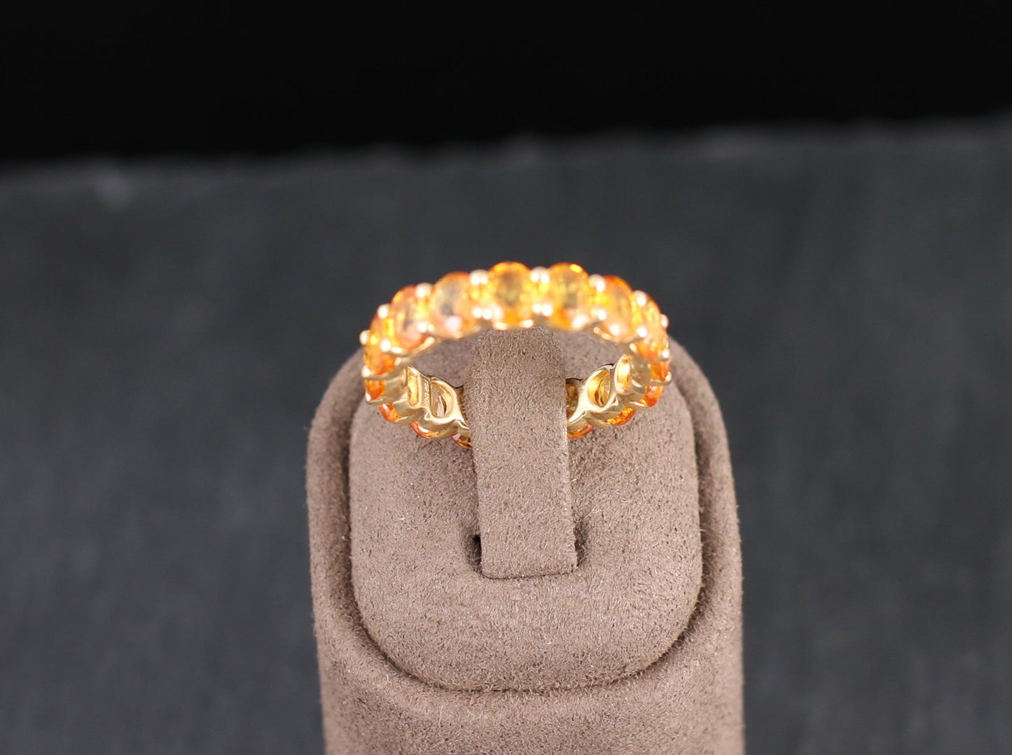 Exklusiver ETERNITY Ring mit 16 SAPHIREN | Orange | 6,40ct. | 750er Gold