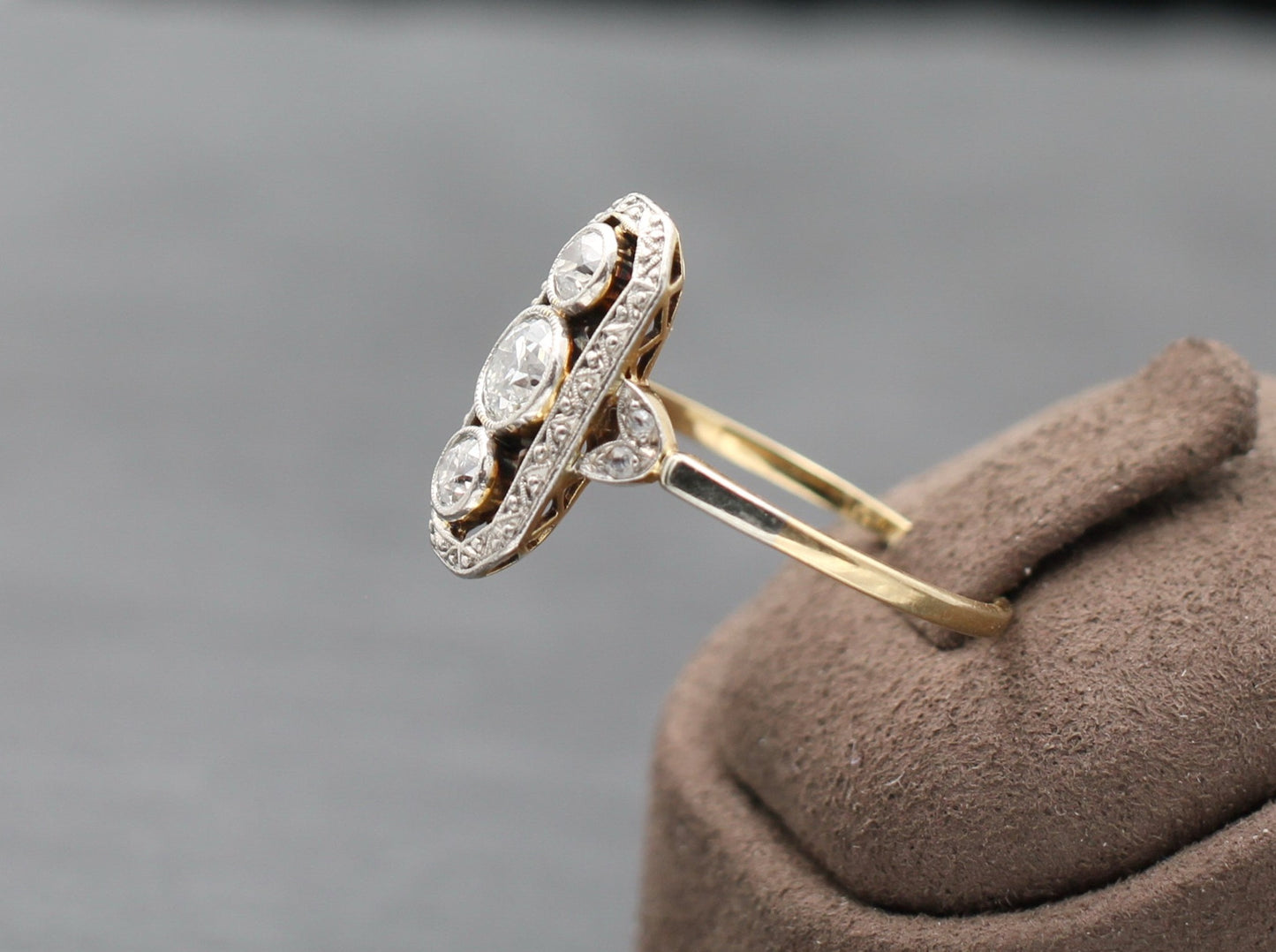 ART DÉCO Wunderschöner RING mit 7 DIAMANTEN | Vintage | 585er Gold