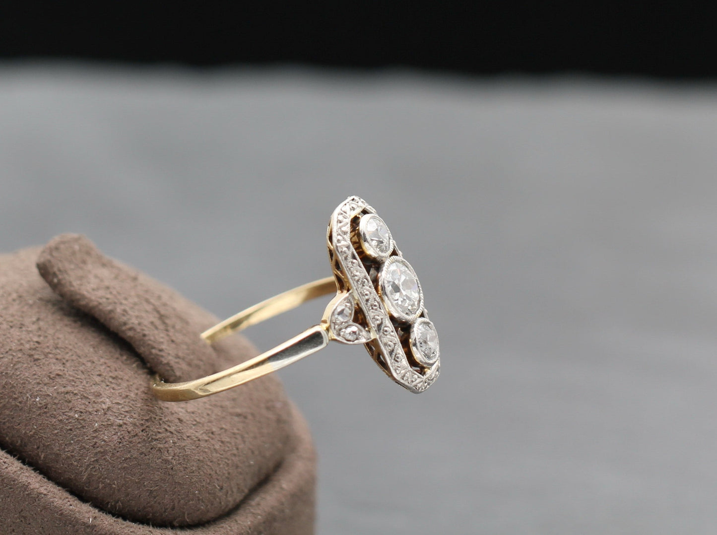 ART DÉCO Wunderschöner RING mit 7 DIAMANTEN | Vintage | 585er Gold