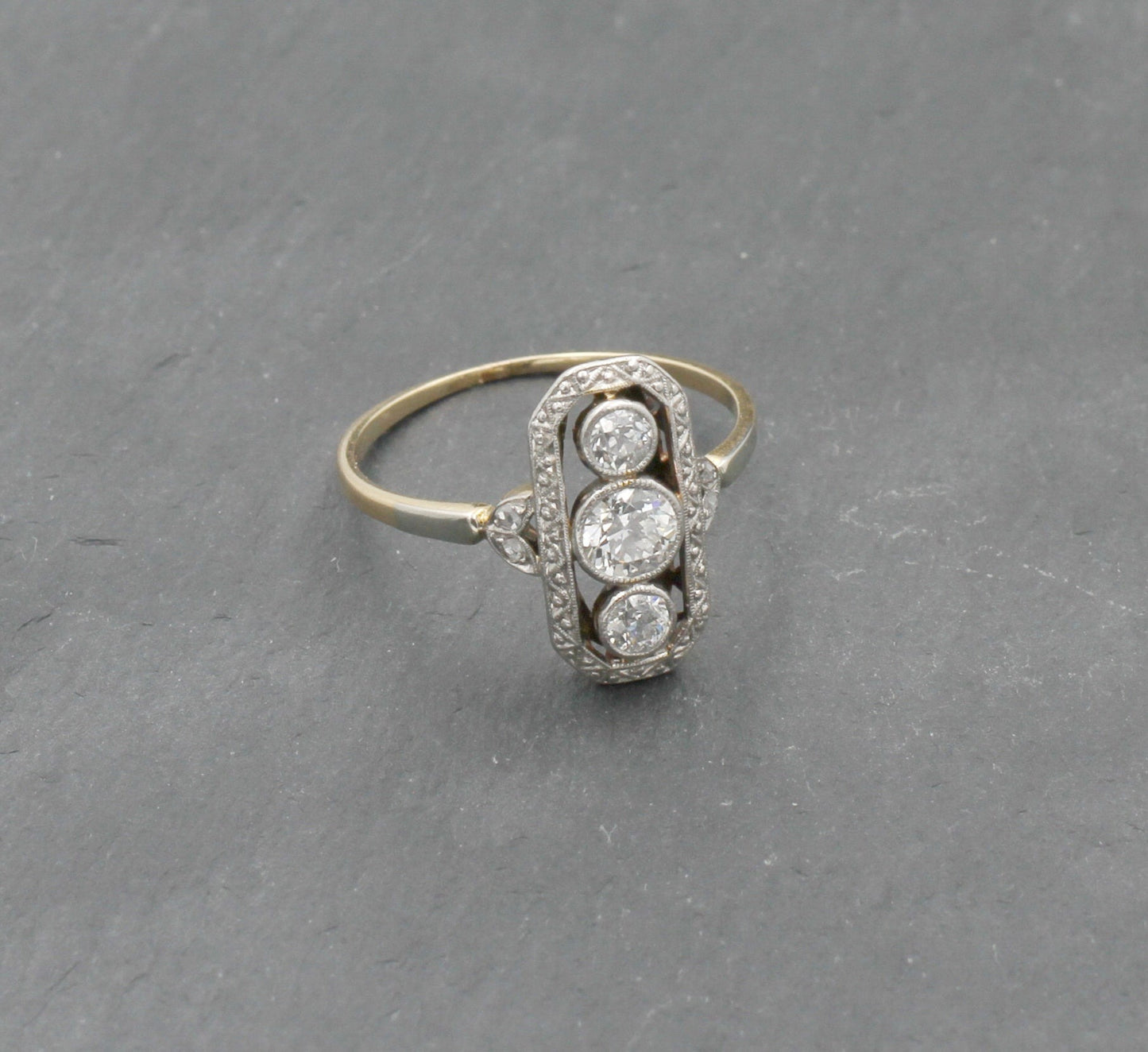 ART DÉCO Wunderschöner RING mit 7 DIAMANTEN | Vintage | 585er Gold