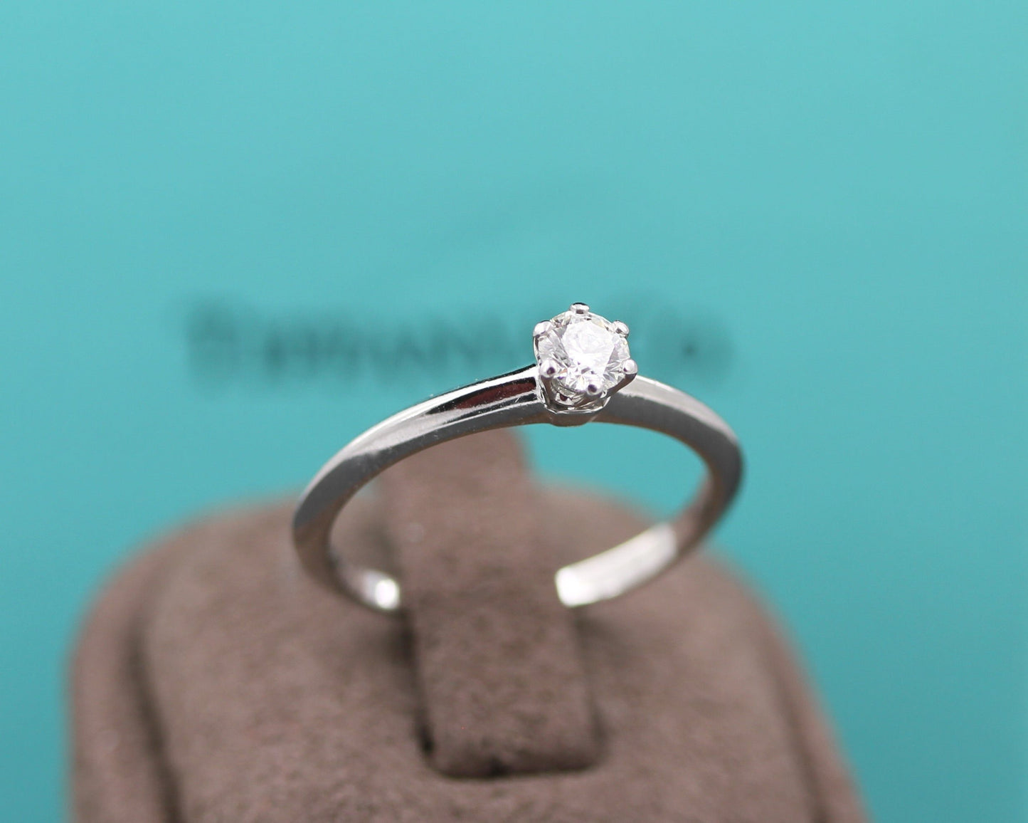 TIFFANY & Co. - Exklusiver RING mit DIAMANT Solitär | 0,22ct. | 950 Platin