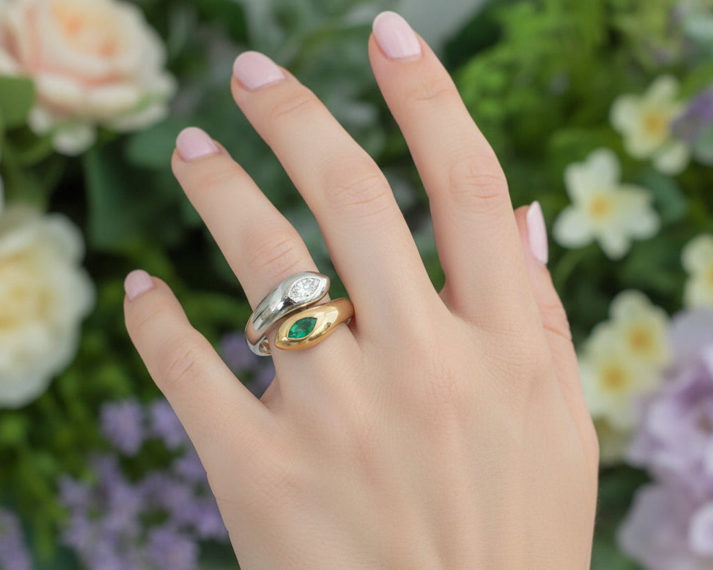 Exklusiver RING mit DIAMANT und SMARAGD | 750er Gold