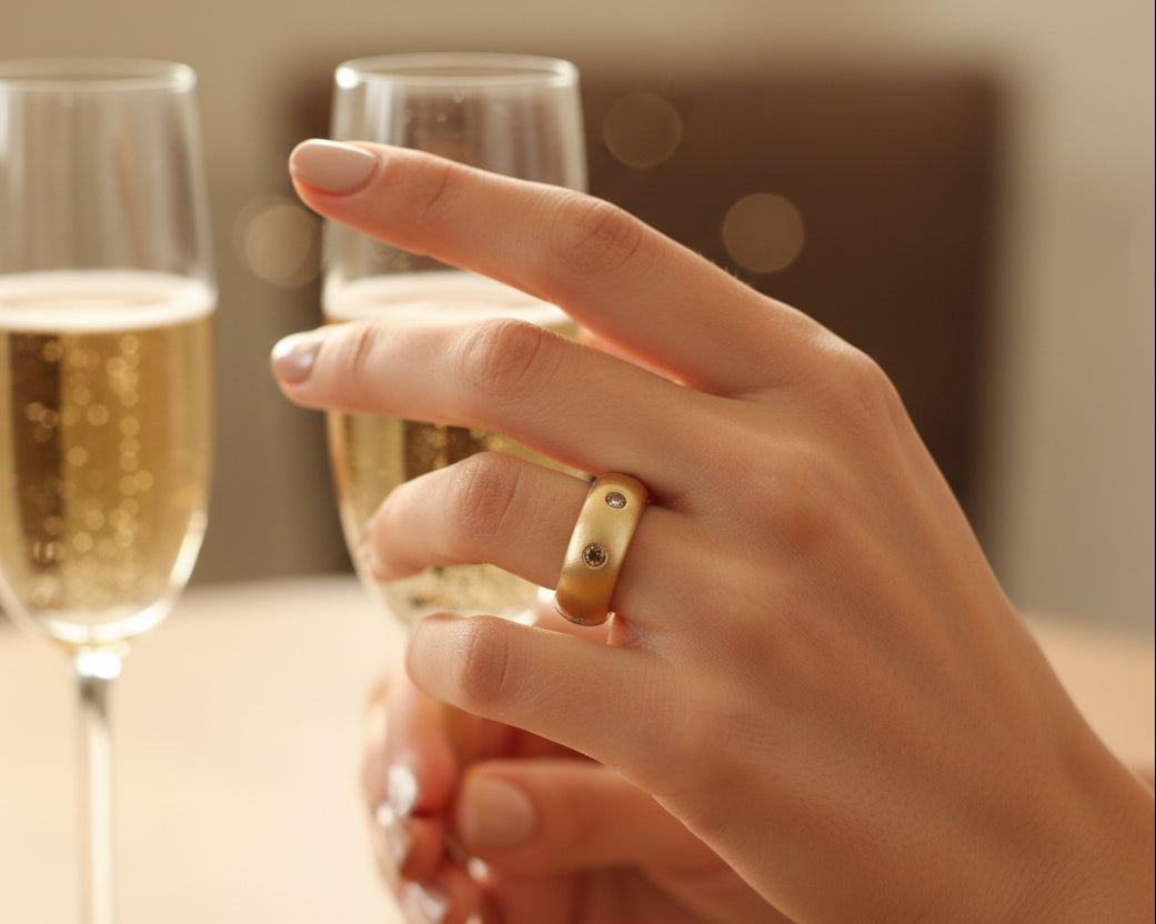 Exklusiver RING mit 8 BRILLANTEN | 0,80ct. | GOLDSCHMIEDEARBEIT | 750 Roségold, mattiert