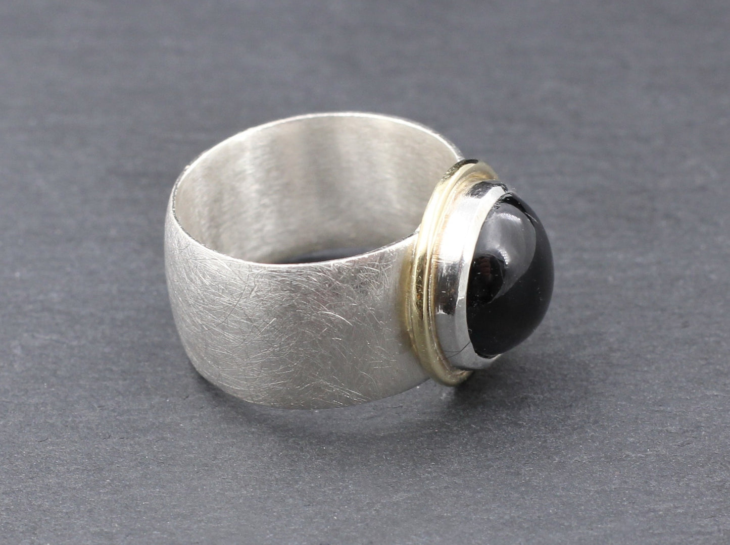 Ausgefallender RING mit ONYX | 925 Silber & Gold | GOLDSCHMIEDEARBEIT