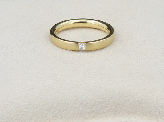 Klassischer RING mit DIAMANT | Solitär | Prinzess-Schliff | 750er Gelbgold