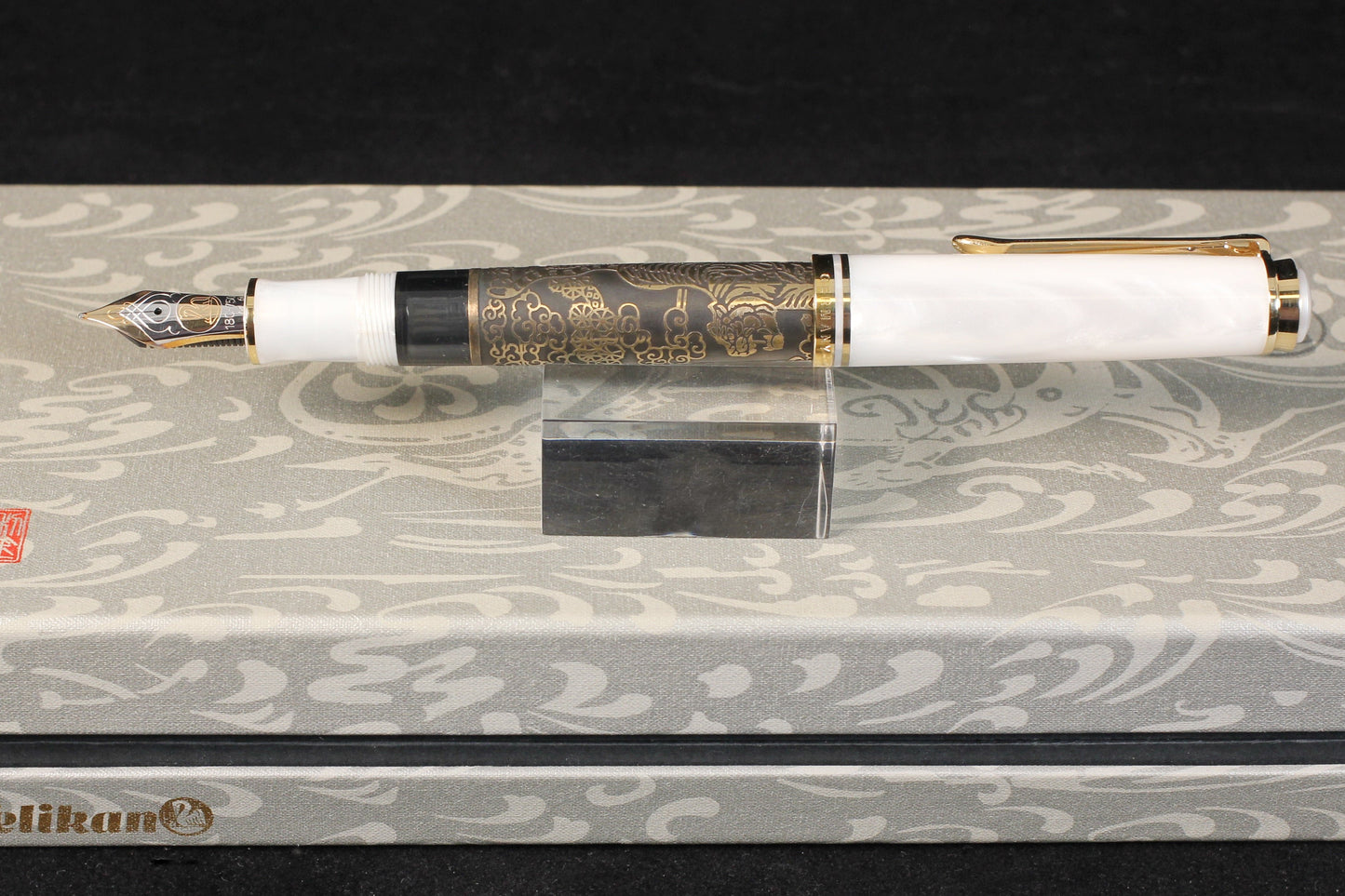 PELIKAN Tale of the White Tiger FÜLLFEDERHALTER | ASIA LIMITED EDITION