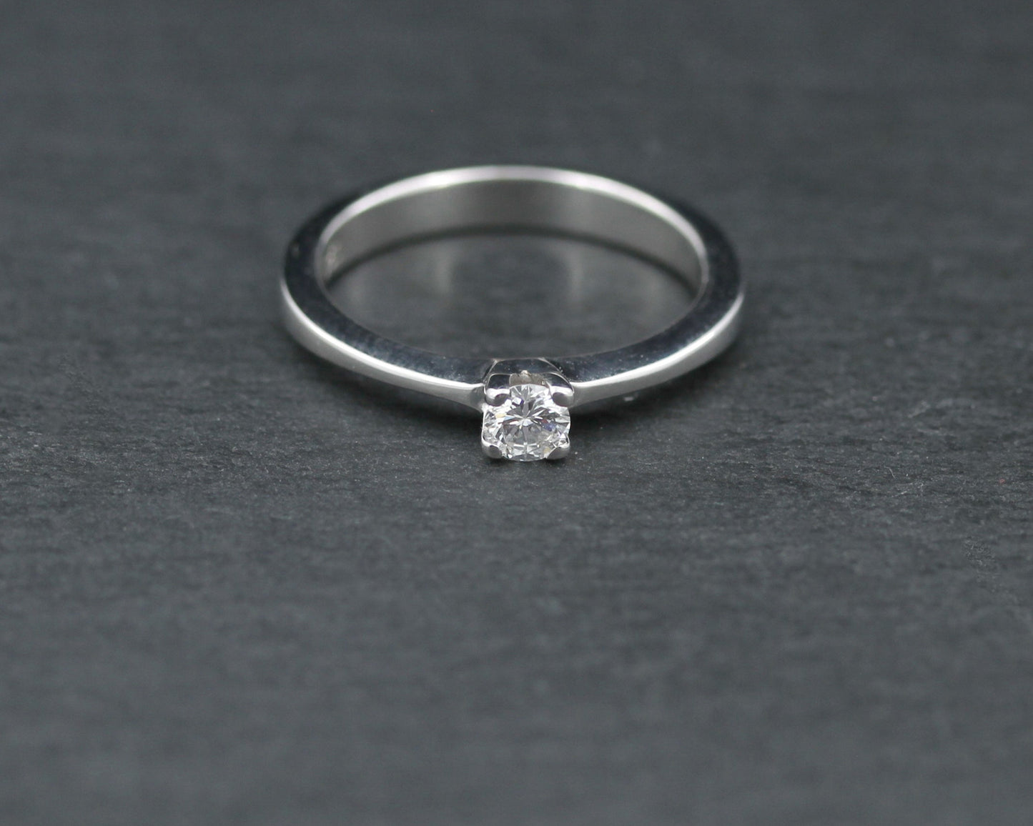 Klassischer RING mit DIAMANT Solitär | 0,22ct. | 750 Weißgold