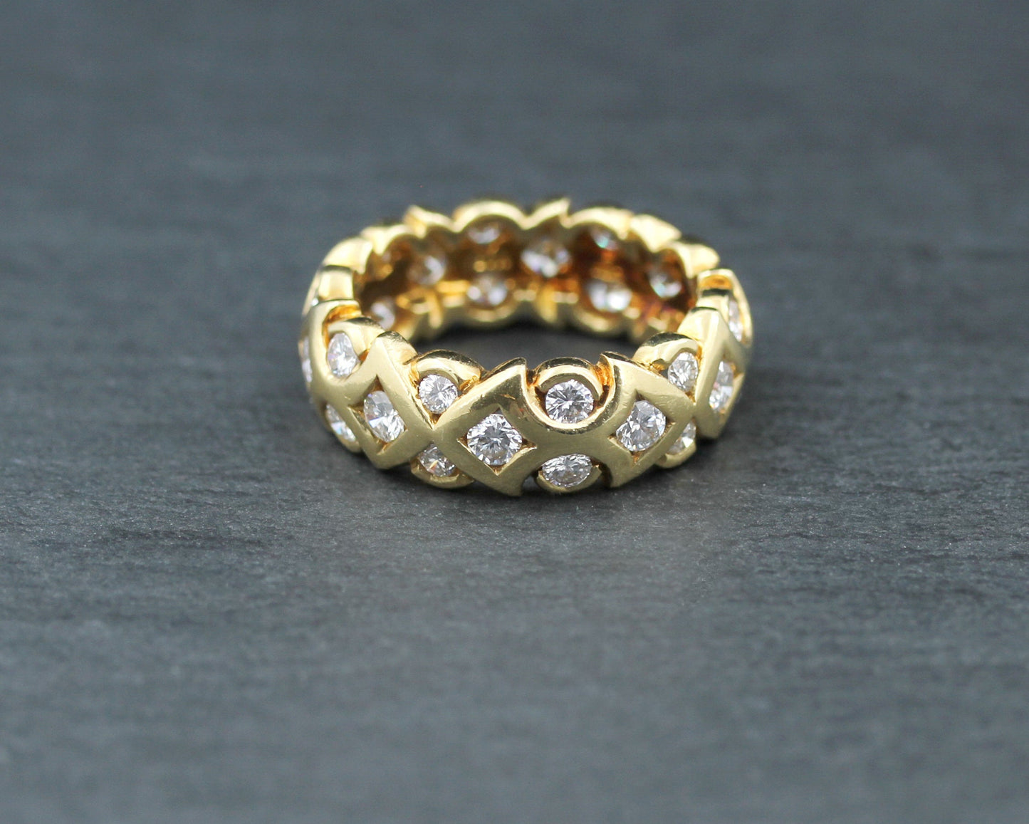 Wunderschöner RING mit 30 BRILLANTEN | 1,50ct. | Goldschmiedearbeit | 750 Gold