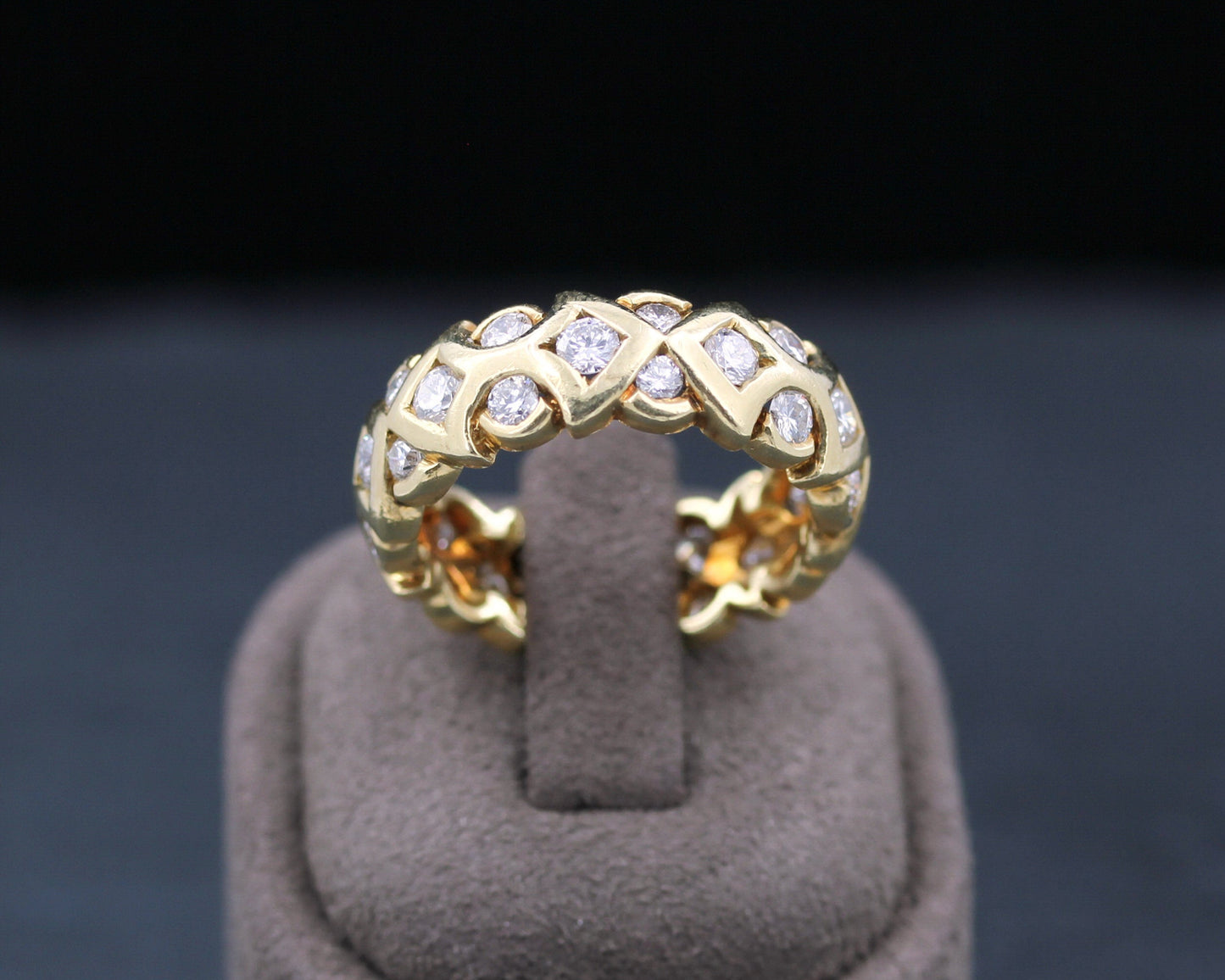 Wunderschöner RING mit 30 BRILLANTEN | 1,50ct. | Goldschmiedearbeit | 750 Gold