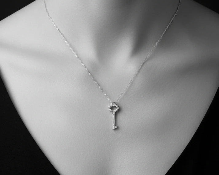TIFFANY & Co. zarter ANHÄNGER Schlüssel | Retrostil | 26 BRILLANTEN | 950 Platin