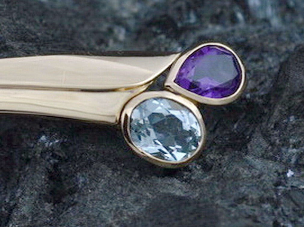 CADEAUX Exklusive Designer BROSCHE / NADEL mit AQUAMARIN & AMETHYST | 750er Gold