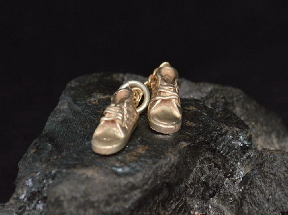 Niedlicher ANHÄNGER | Babyschuhe | 333er Gelbgold