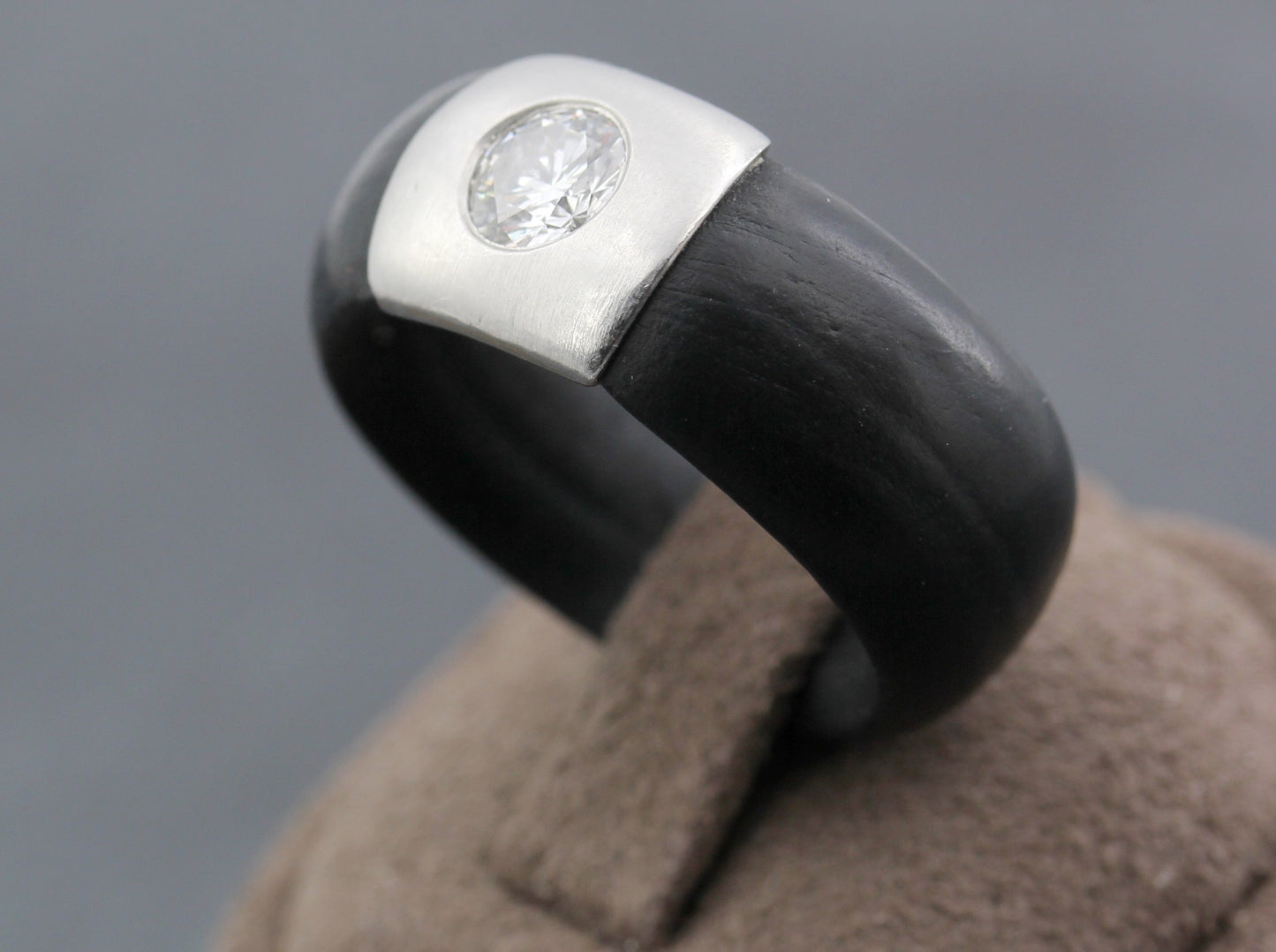 BUNZ Designer RING mit BRILLANT | 0,50ct. | tw/vvs | 950er Platin & Kautschuk