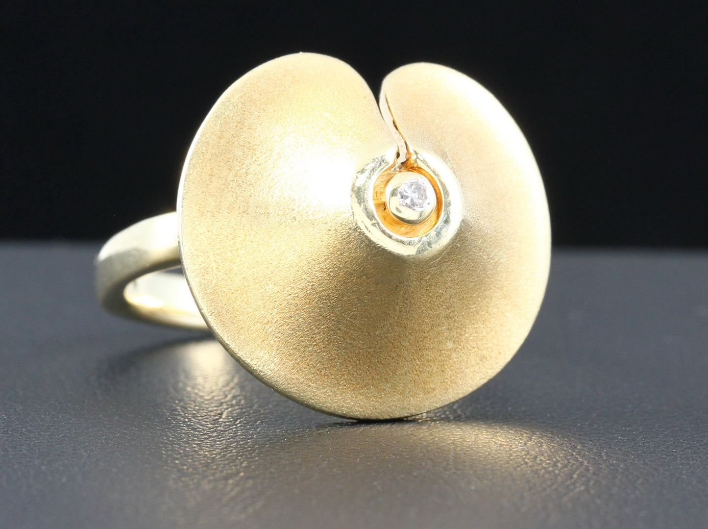 Designer RING mit einem BRILLANTEN | vintage | 585er Gold