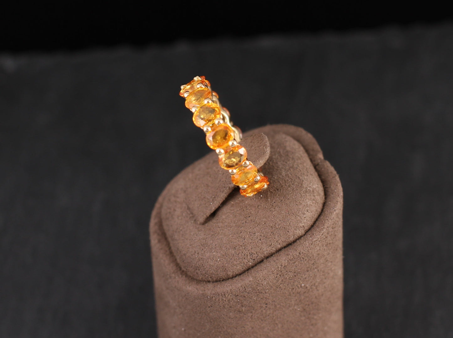 Exklusiver ETERNITY Ring mit 16 SAPHIREN | Orange | 6,40ct. | 750er Gold